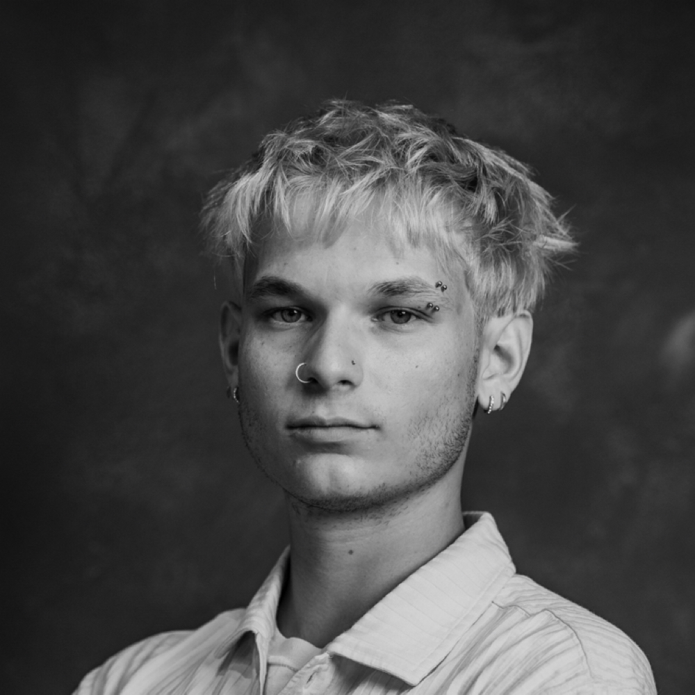 Blonde Color at De La Rosa Hair Studio in Leawood, KS