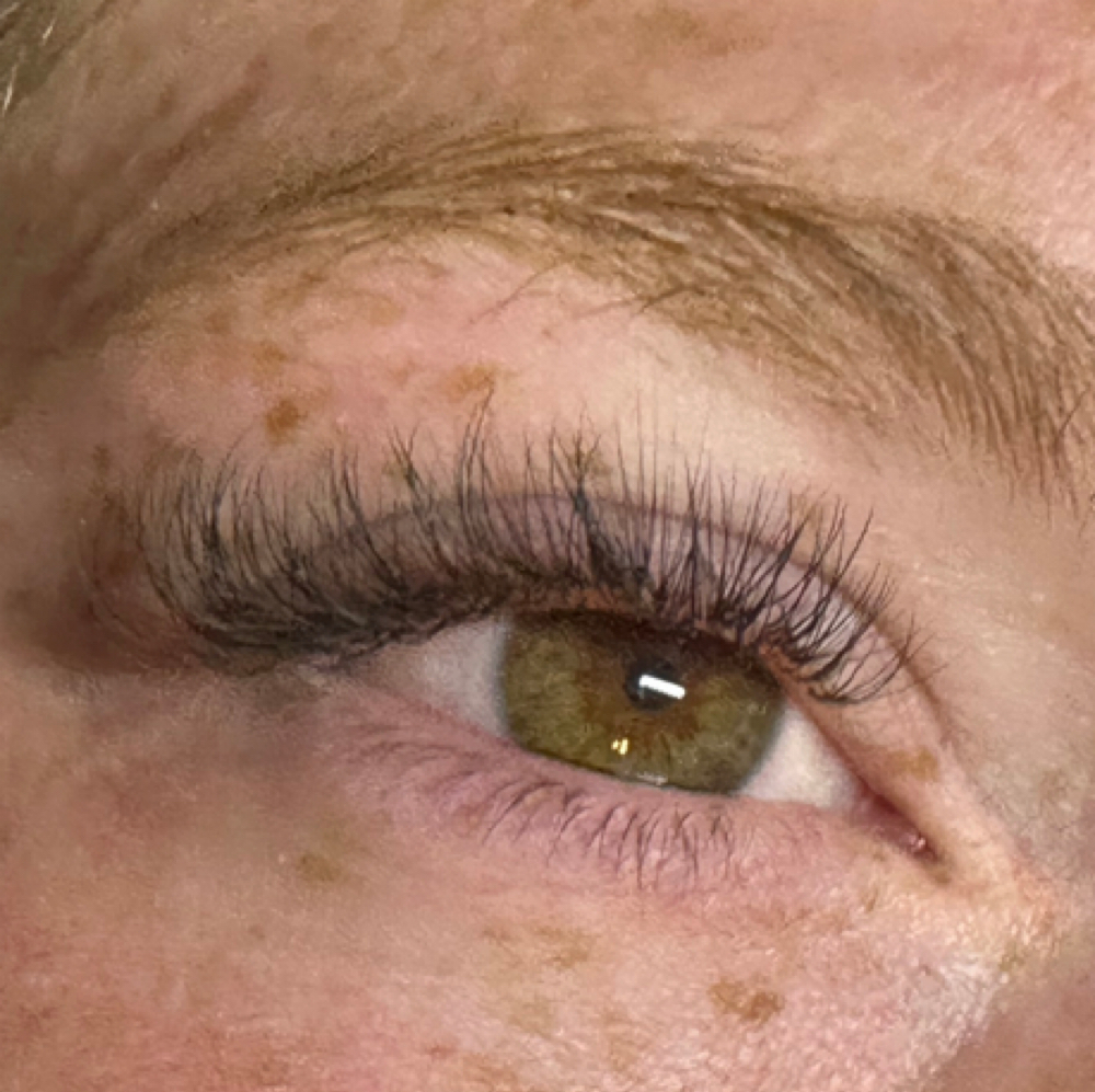 Classic Lash Extension Full Set at Kiki Luxe Beauty in Mona, UT
