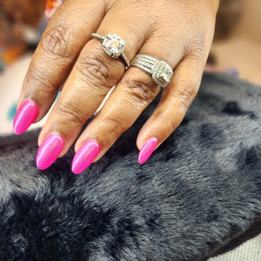 Gel Top Coat at Pinkie's Hair and Nails Salon Studio in Chattanooga, TN