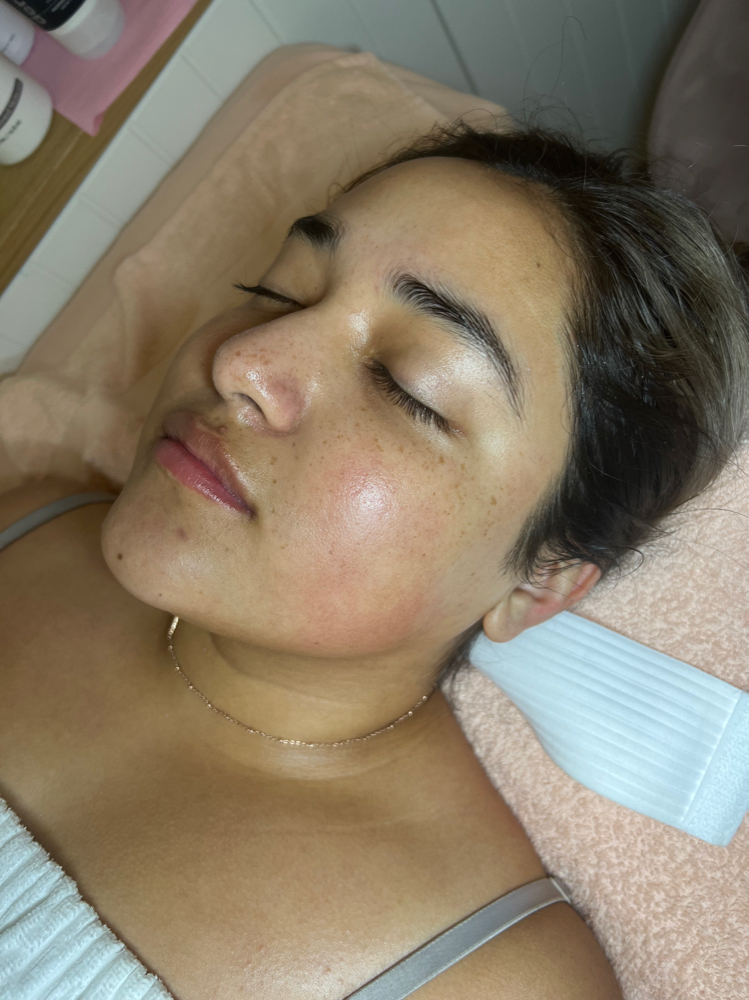 Mini Dermaplane Facial ON-THE GO