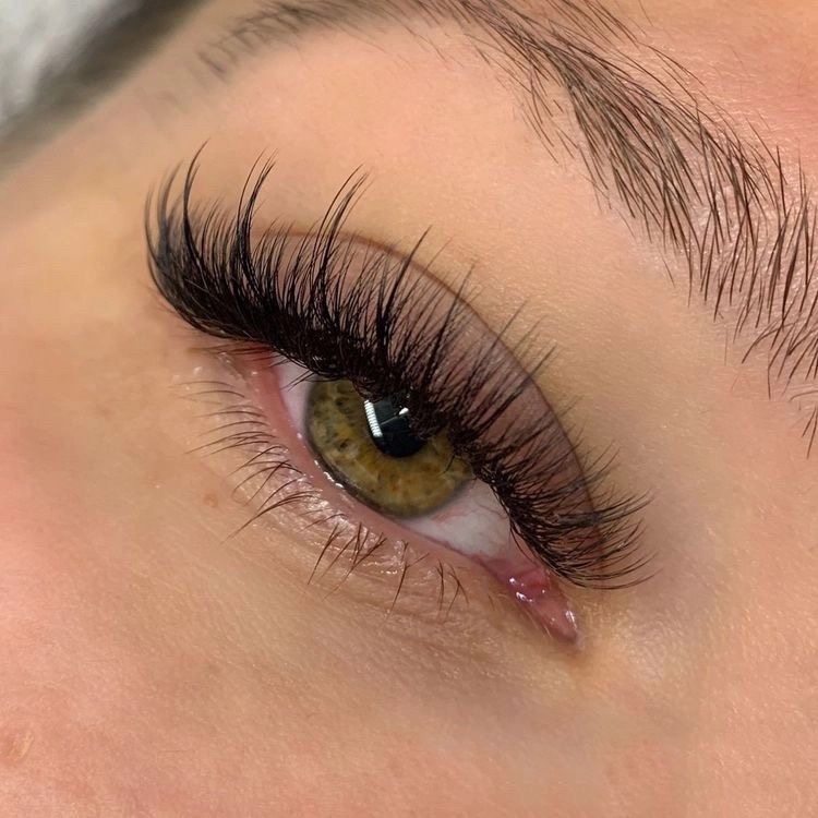 “Natural” Wispy Full Set