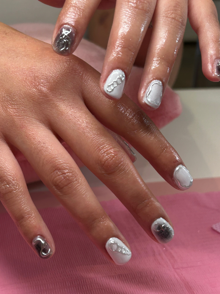 Manicure With Design