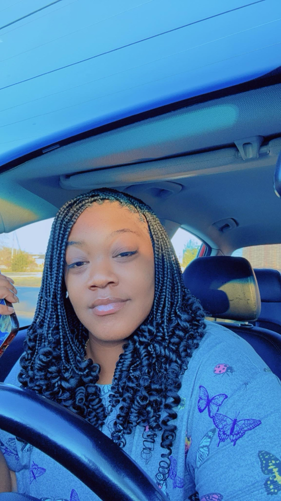 Bob Length Knotless With Curls