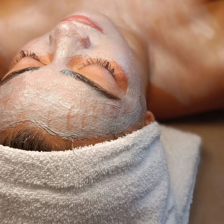 Custom Glow Facial at Skinglowwithliza in Charlotte, NC