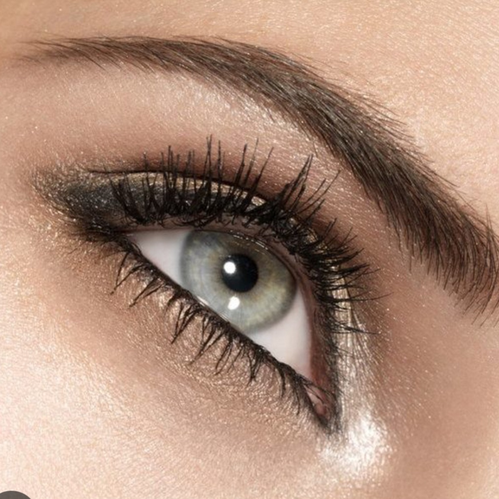 Eyebrow Wax at Wilder Luxe Beauty in Redmond, OR
