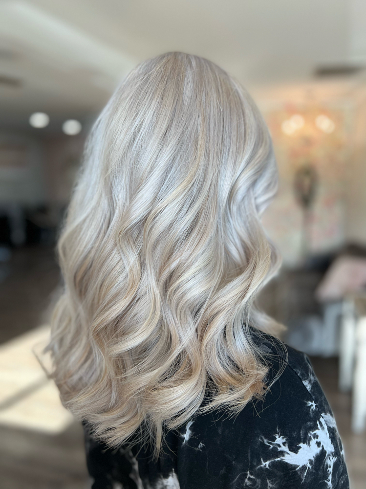 Full Bleach at Hair By Mary in Dinuba, CA