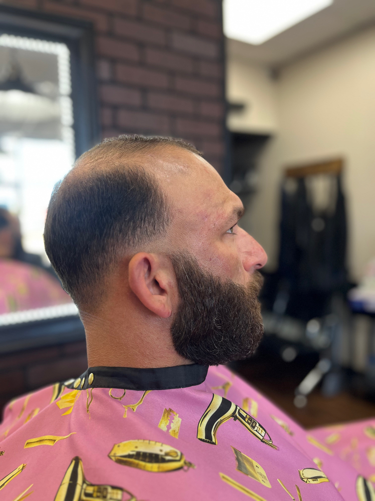 Men's beard trim & grooming
