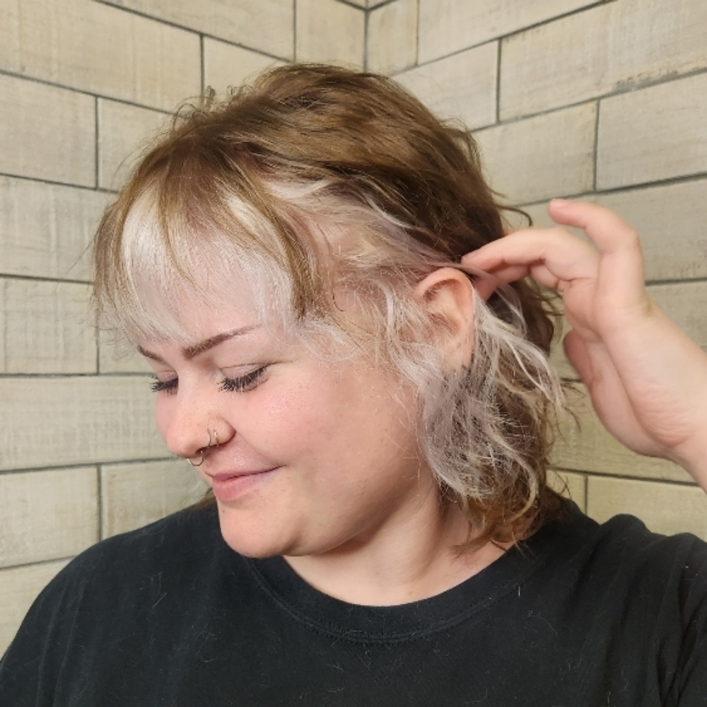 Mini Highlight at 8 Bit Hair in Phoenix, AZ