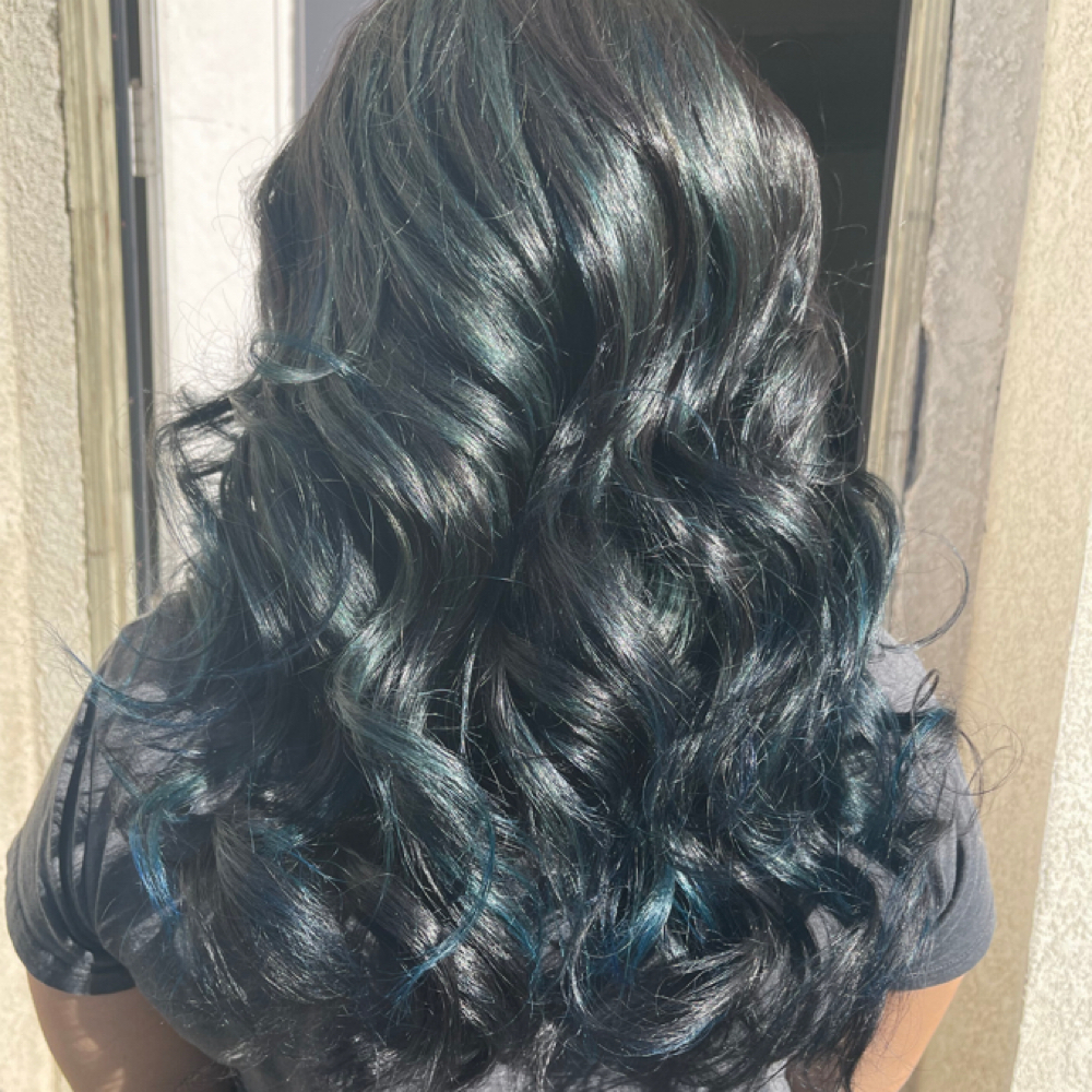 Shampoo & Blowout Or Flat Iron at Hair Divas Inc. in West Hollywood, CA