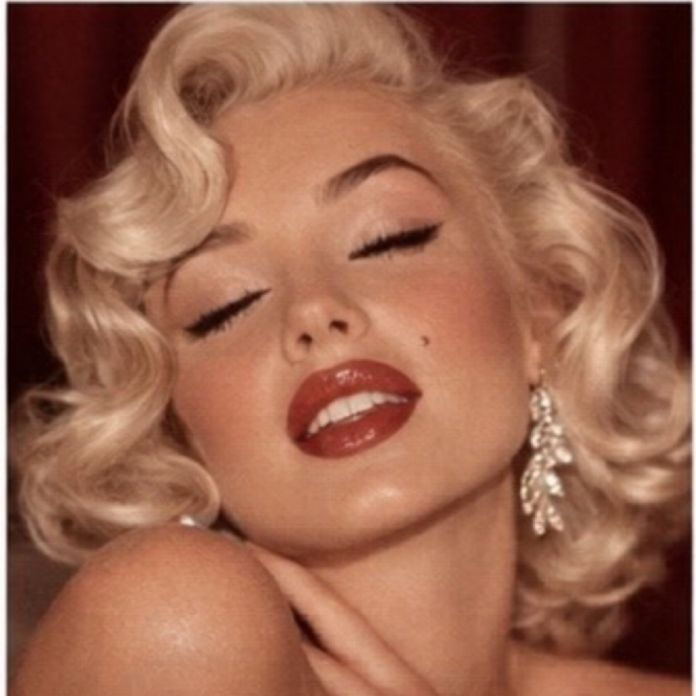 The Marilyn Blonde•All Over Bleach at The Monroe Studio in Rising Sun, IN