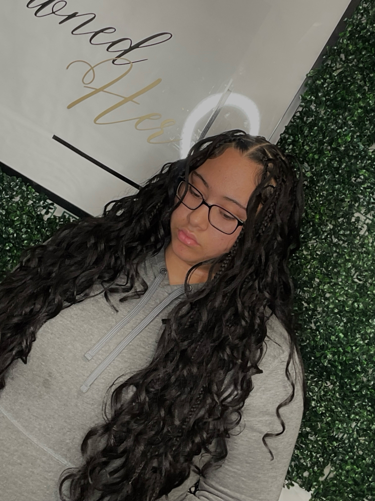 French Curl Knotless ☺️ at HerKrown in Springfield, OH