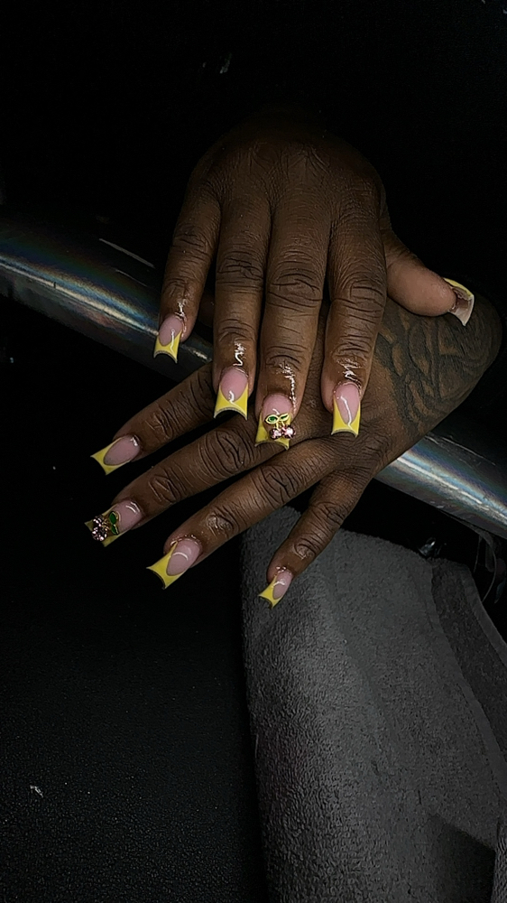 Medium Duckies/Almond/StilettoNails