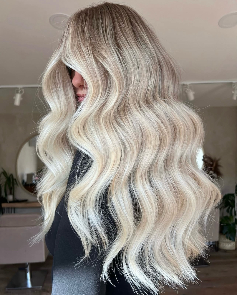 Blonde Babes (Lived-in)