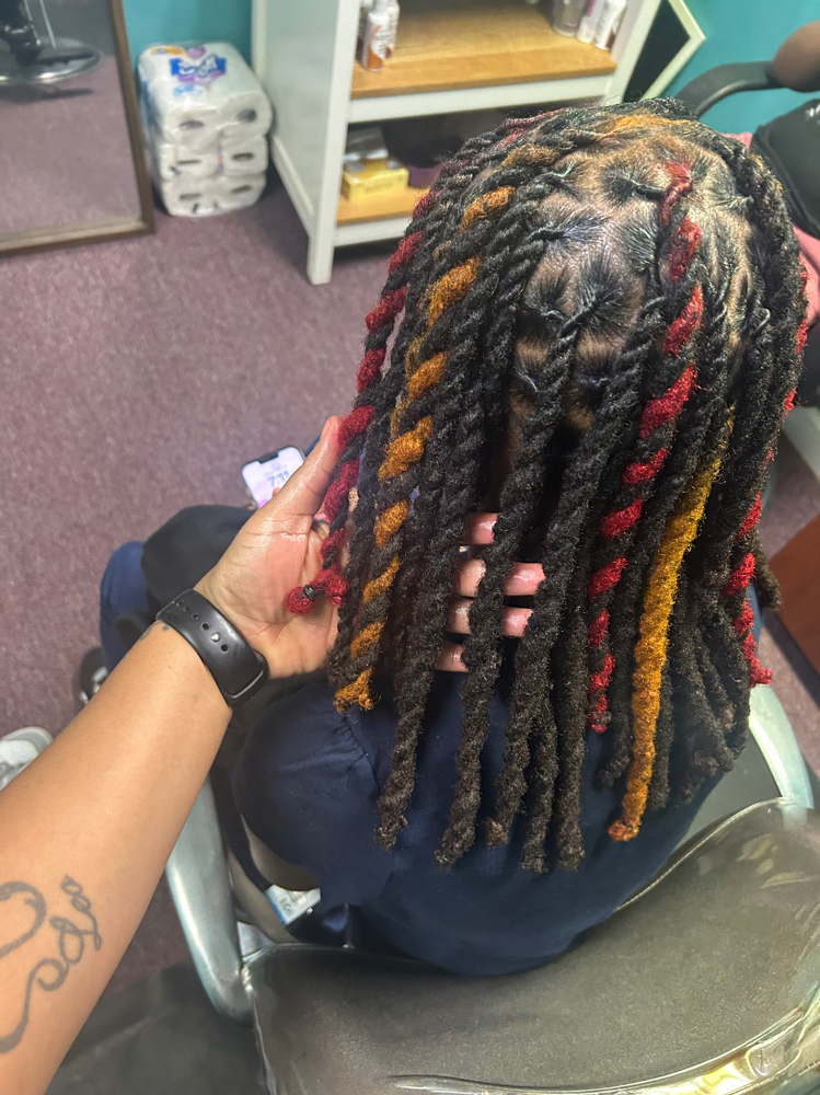 Loc Retwist Below Shoulder