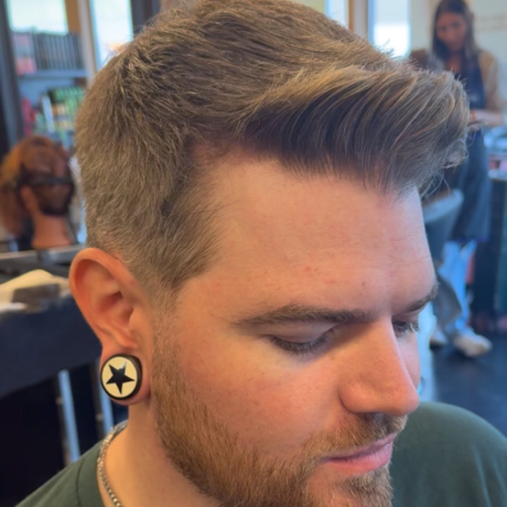 Mens Haircut at XoxoJBeauty in Oregon City, OR