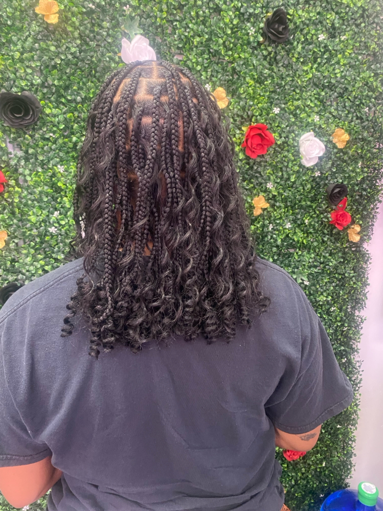 Medium Boho Knotless  (Shoulder/Bob) Length
