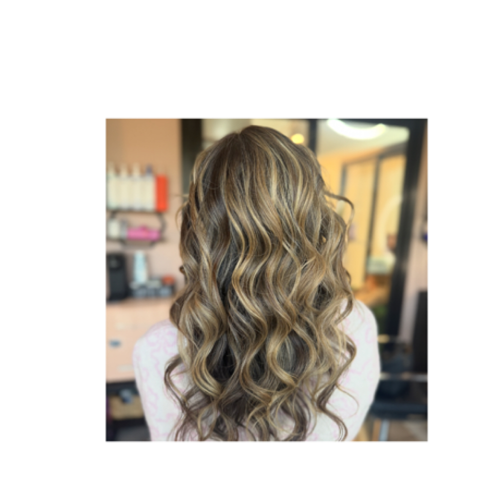 MINI PARTIAL HIGHLIGHT at Bella Balayage Hair Studio in Melbourne, FL