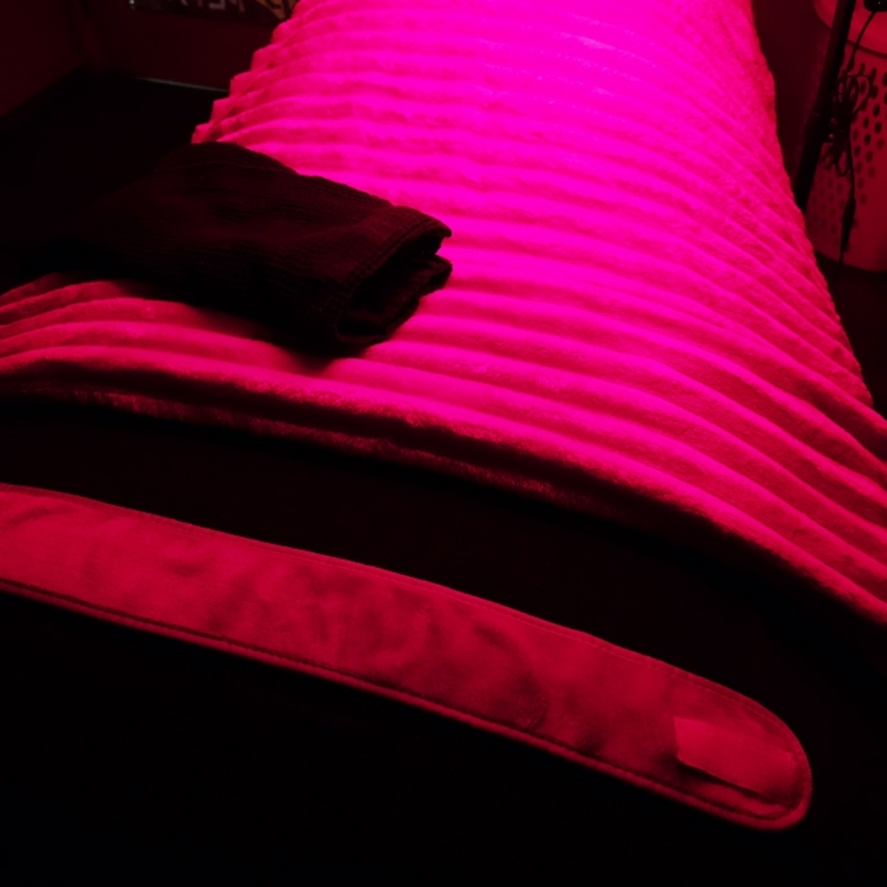 Full Body LED Glo & Recovery at GloEnvy Studio in Warren, OH