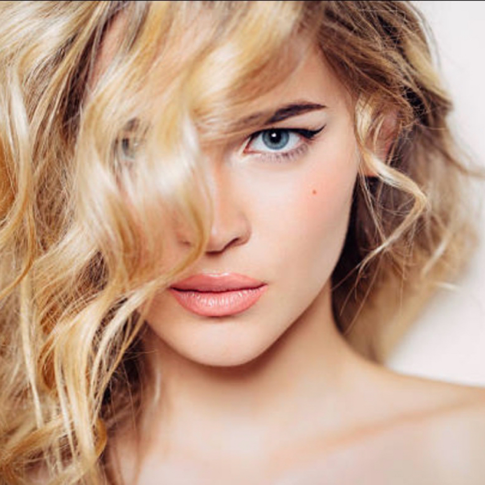 Partial Highlight + Haircut at Salon ELEVATE in Ashburn, VA