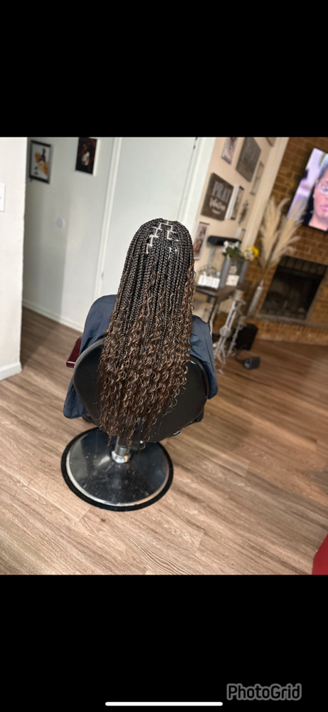 Medium Boho/Goddess Knotless Braids
