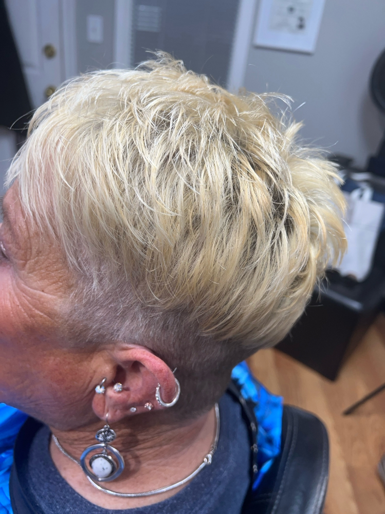 Pixie Cut With Shampoo