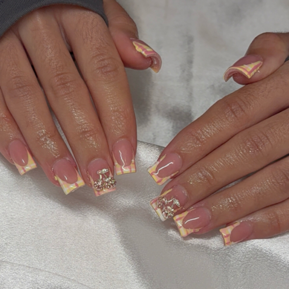 Short Full Set - Acrylic at Nailzzbymariah in ALEXANDRIA, VA