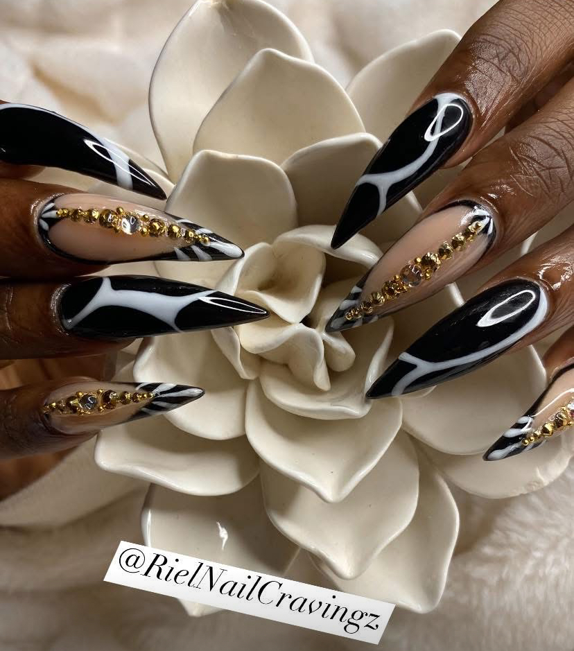 Line work & Shapes (Nail Art)