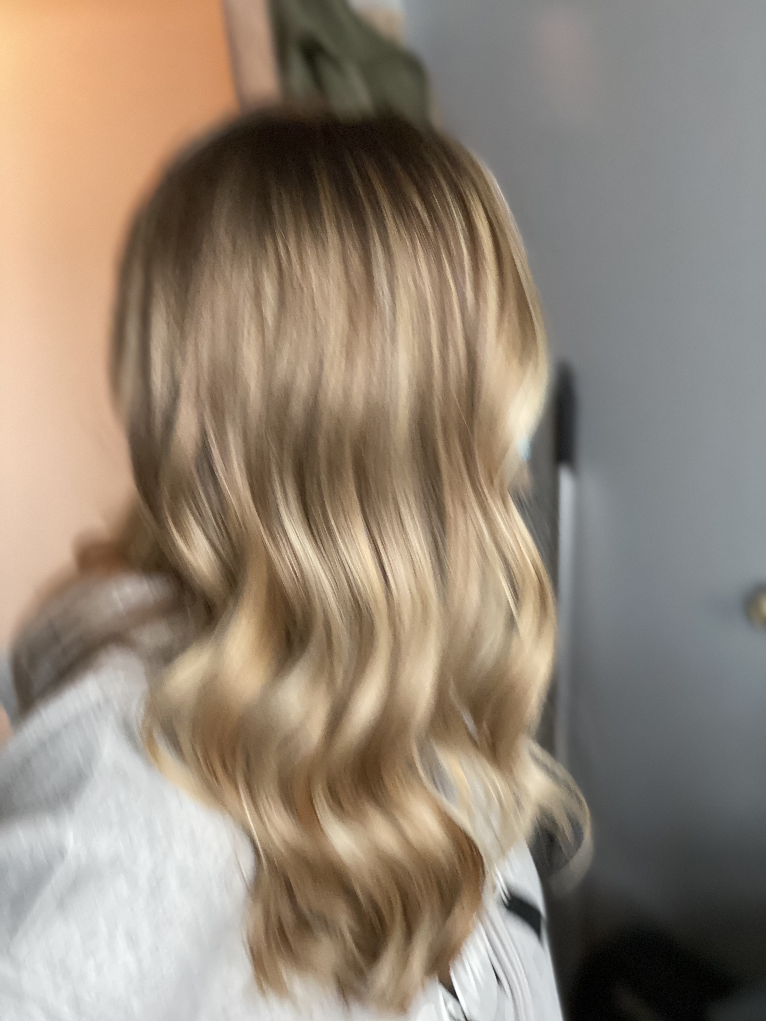 Root touchup highlights Cut style