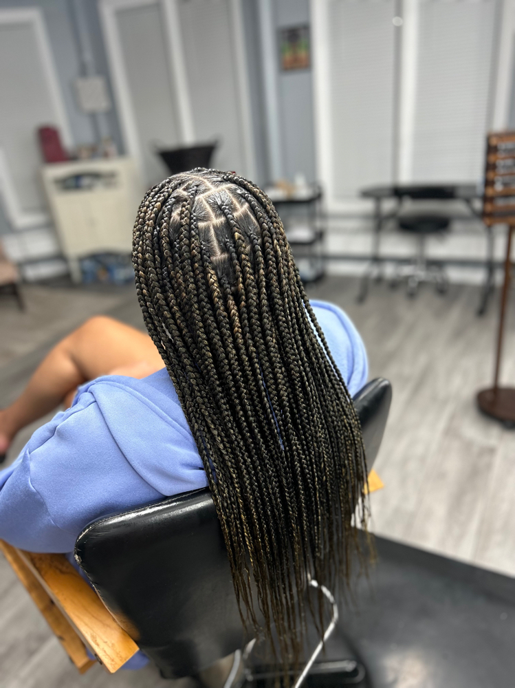 Medium Knotless Braids
