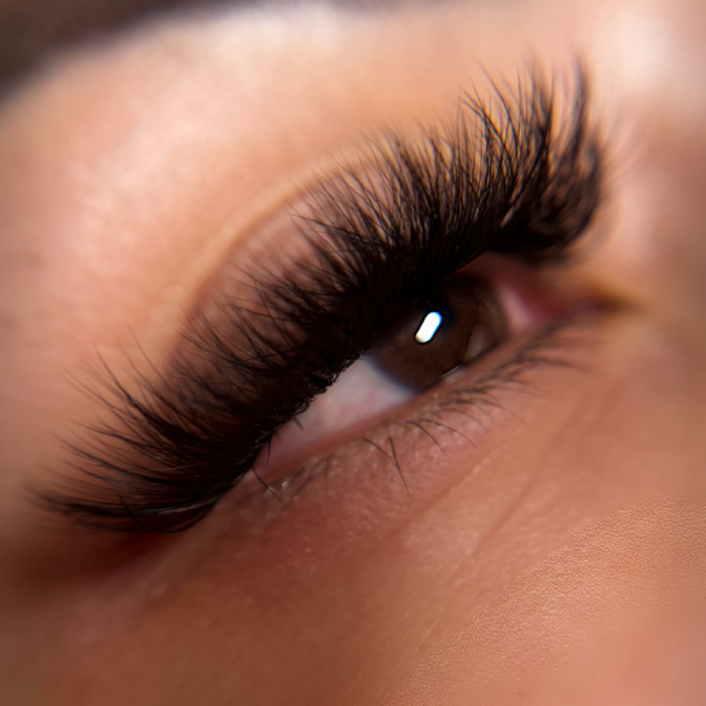 𝑽𝒐𝒍𝒖𝒎𝒆 𝑳𝒂𝒔𝒉 at Adelina’s Aesthetics in Beaumont, TX