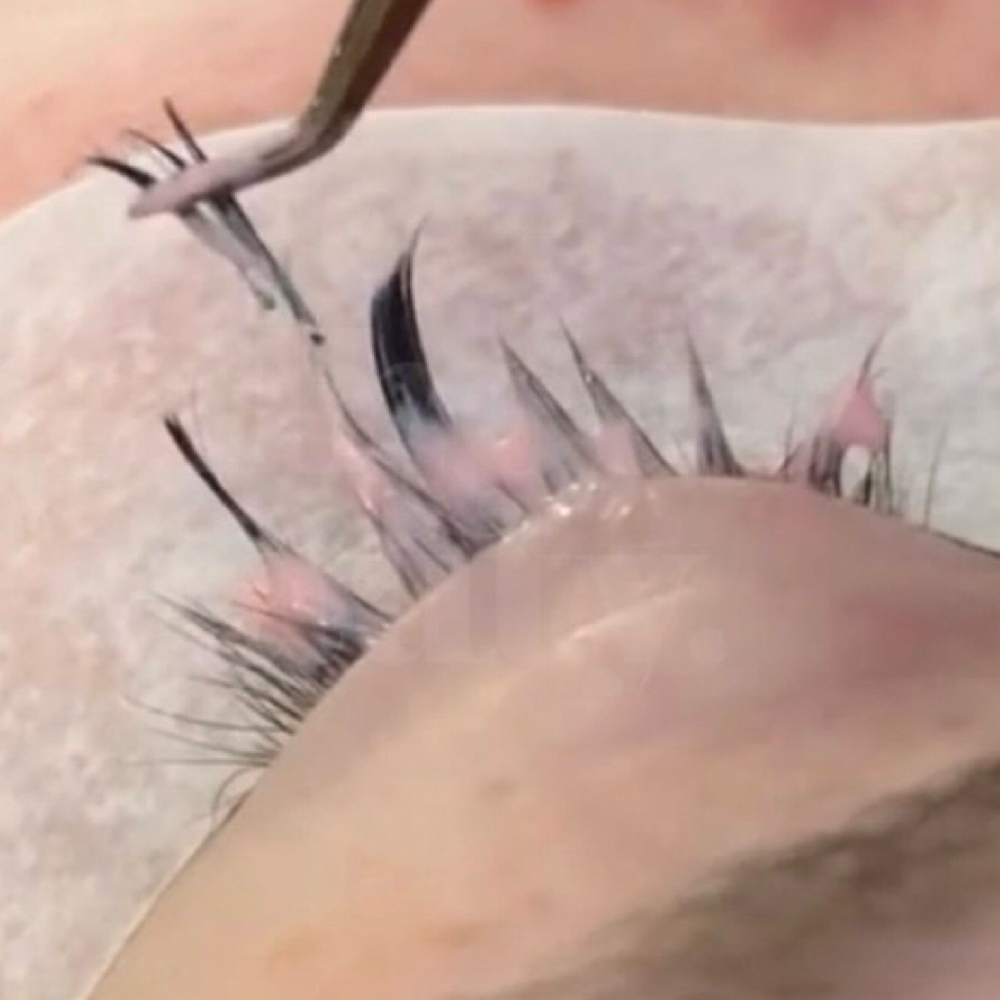 Lash Removal at BeautybyMadelina in Rogers, AR