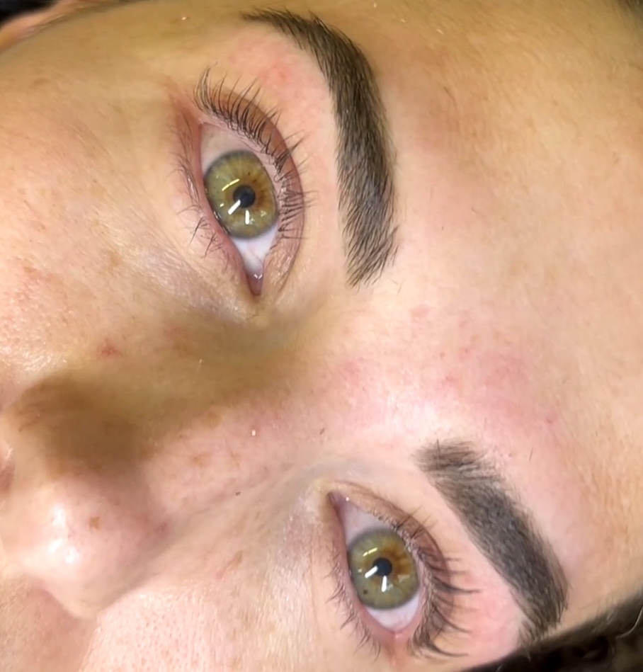 Brow Wax And Lashlift / Tint