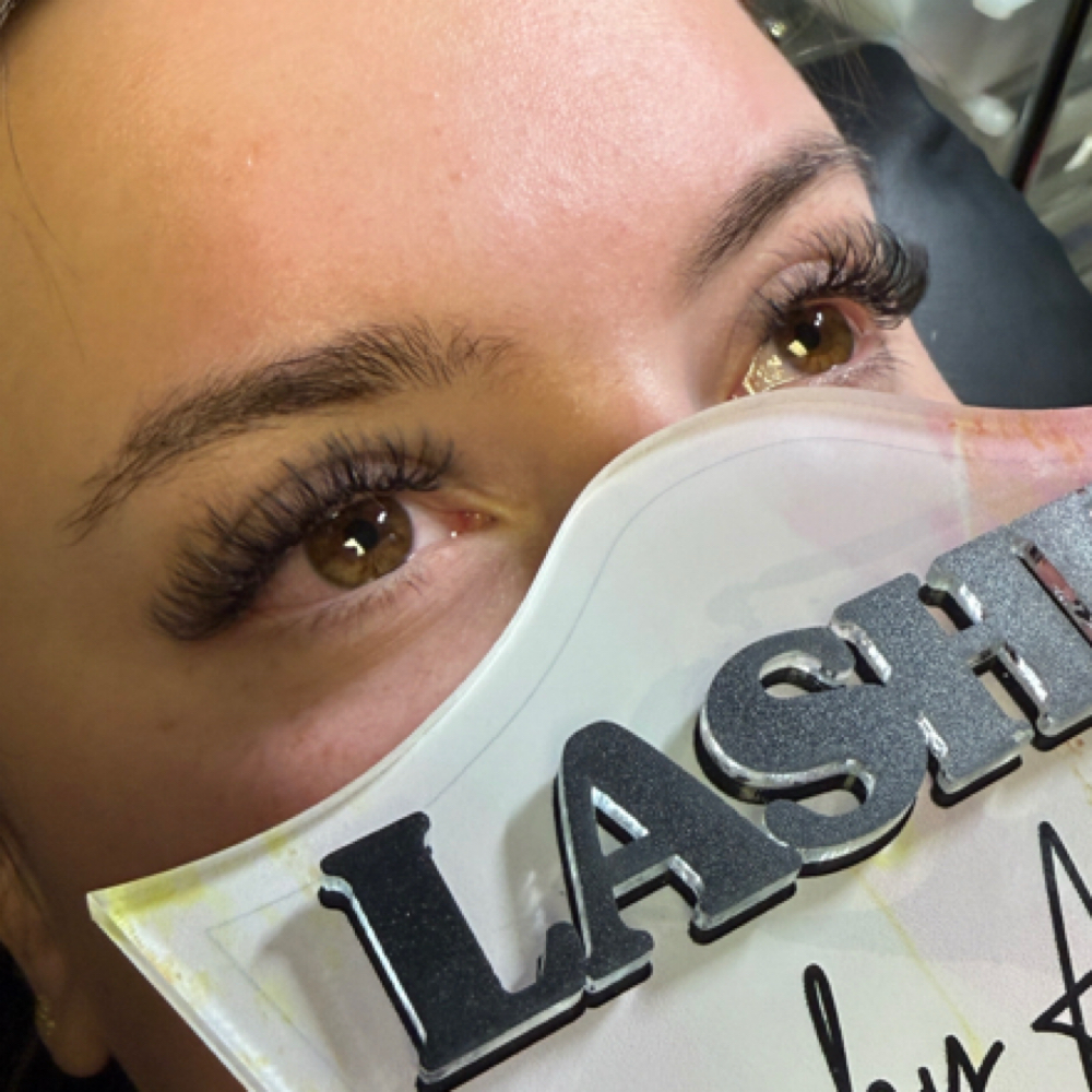 Hybrid Full Set Lash Extentions at Aidybbeauty in Thurmont, MD