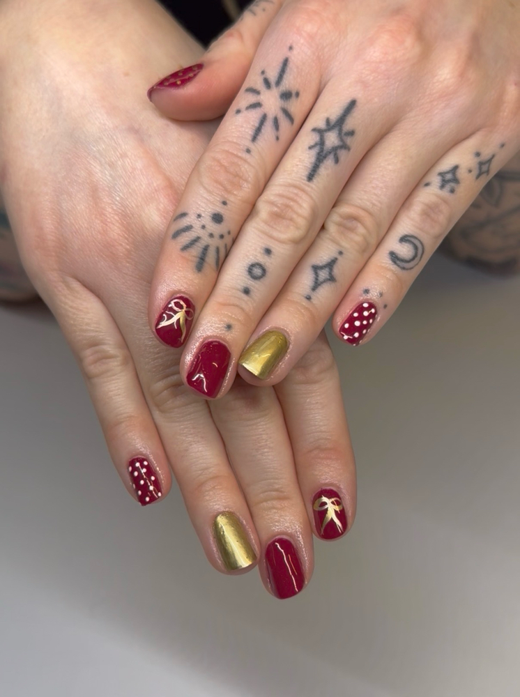 Manicure gel polish at glamnailsbycam in Dallas, OR