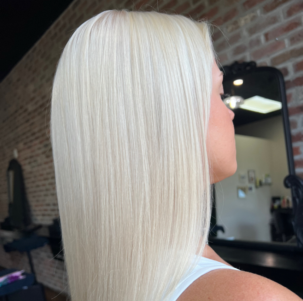 Maximum Blonding/Bleach & Tone at Baroque Salon in Highwood, IL