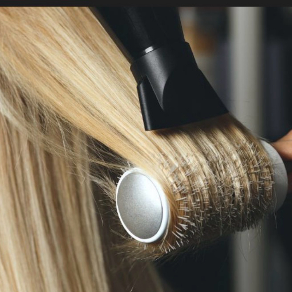 Blow Out at LOVEYOURSAVIHAIR in Lakeland, FL