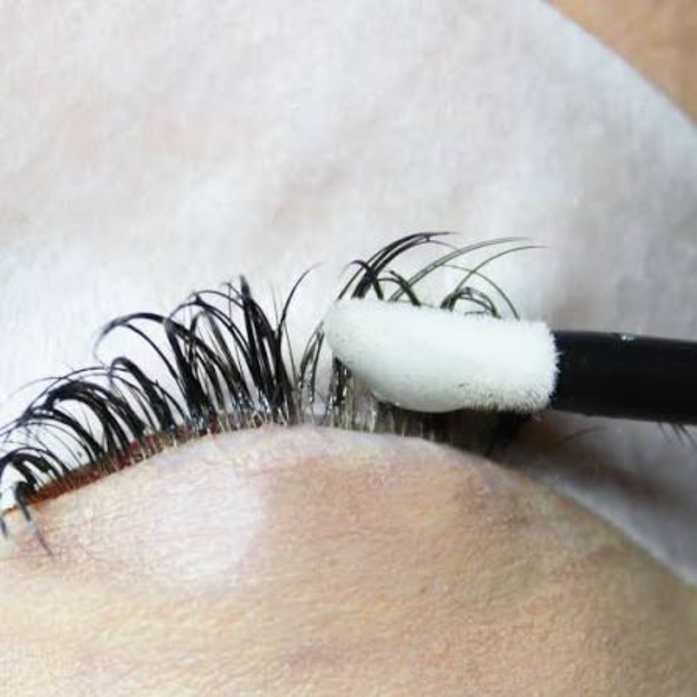 Lash Removal at Fresh n Fab Spa Studio in Anchorage, AK