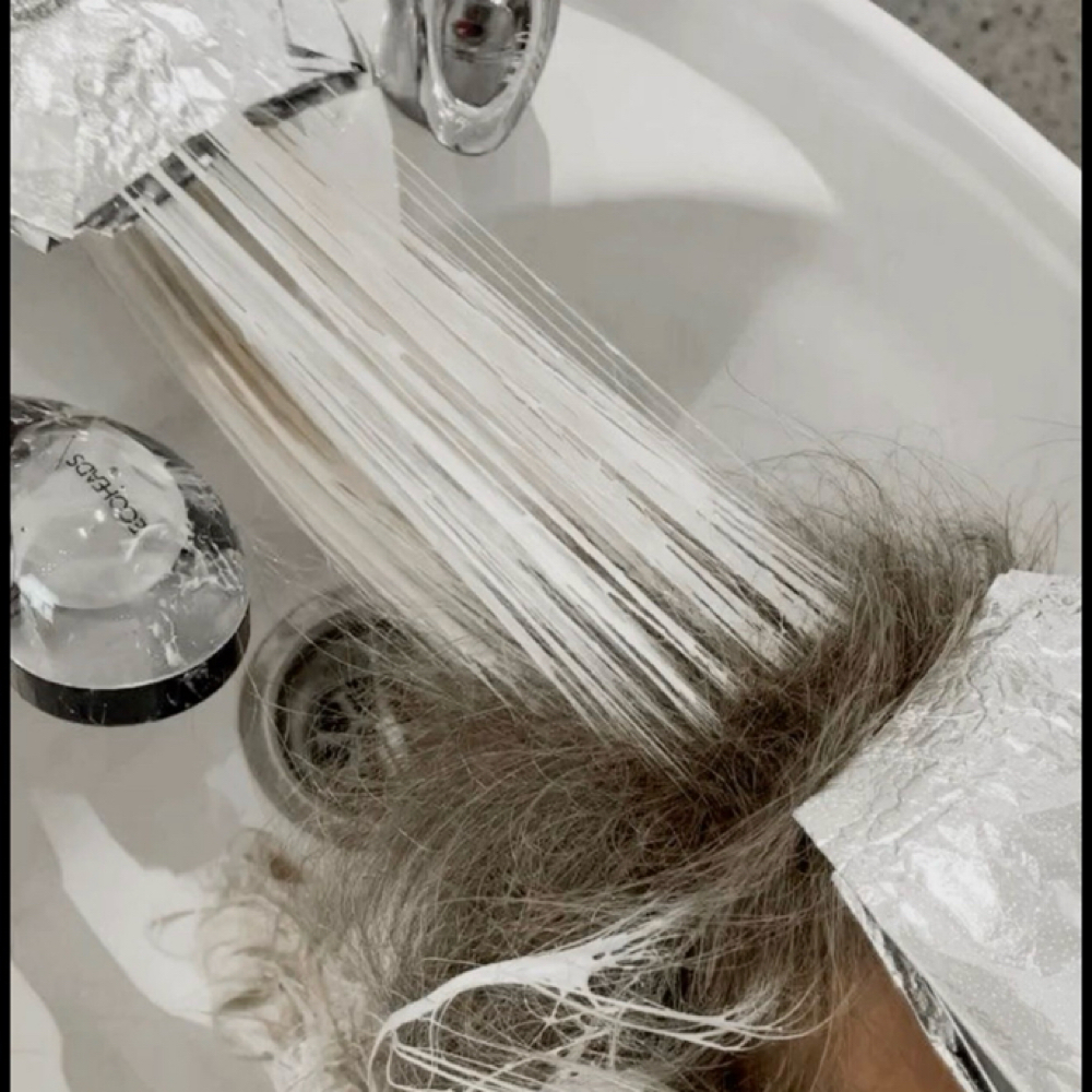 Root Touch Up + Full Hightlight