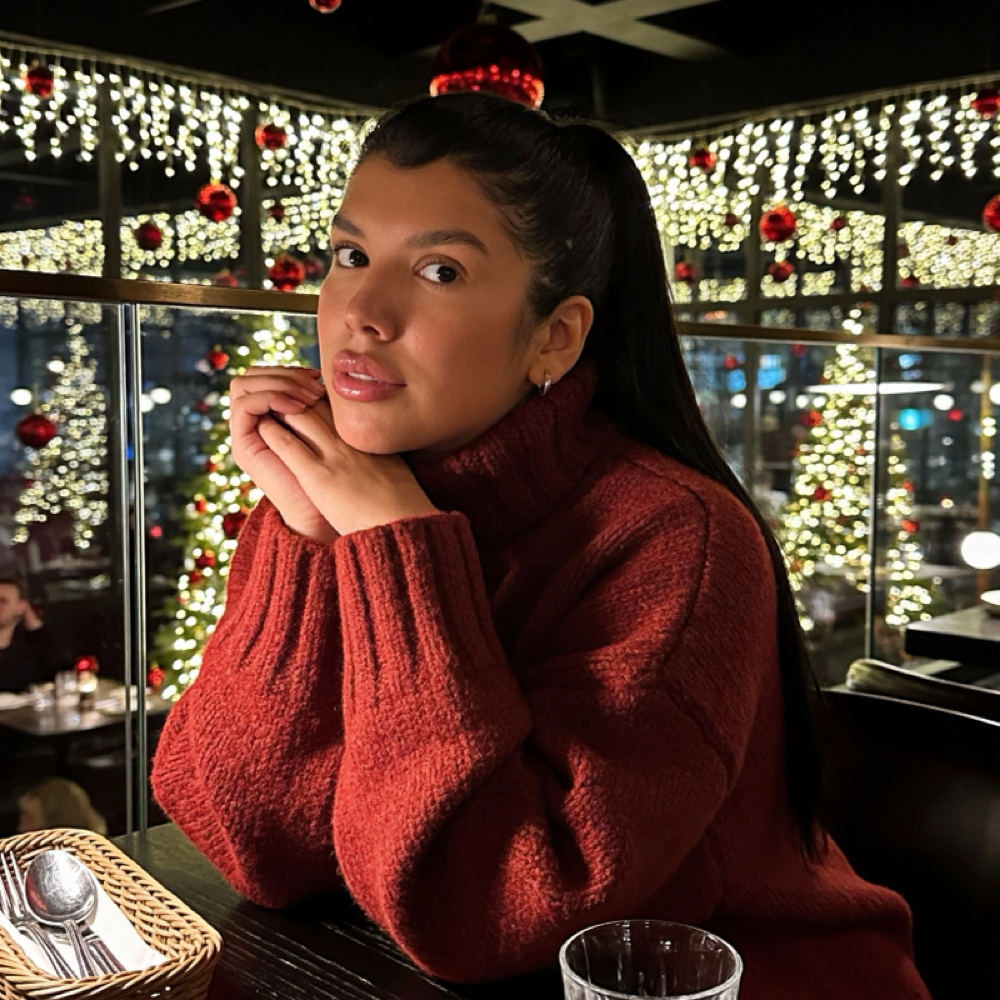 Vip Service at Alayna Morgan