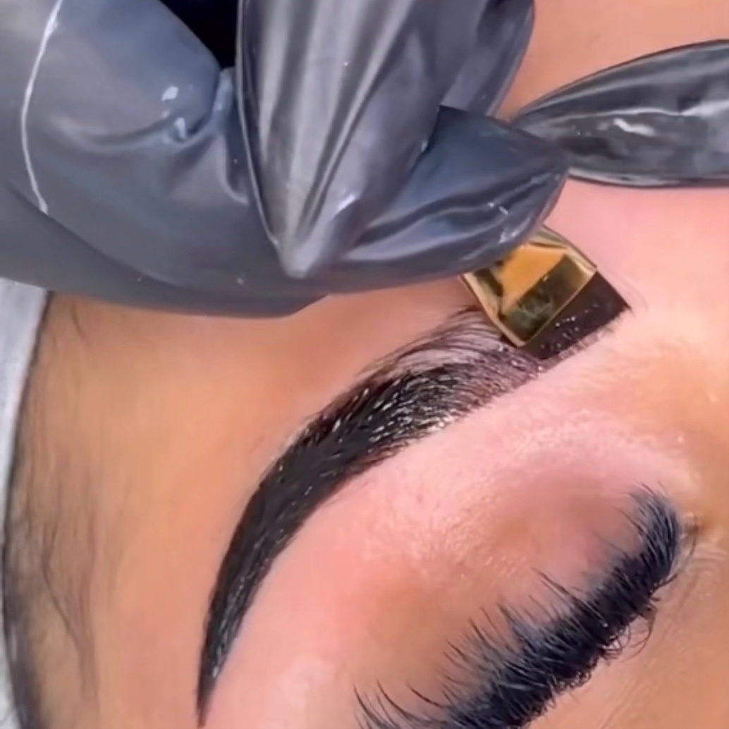 Full Brow Sculpt