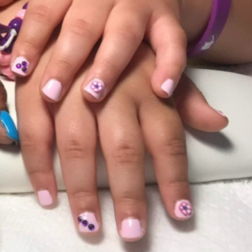 $10 Off $80 And Up at Healthy Nails Spa in Hazel Crest, IL