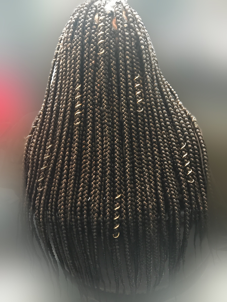 Box Braids: Medium (Traditional)