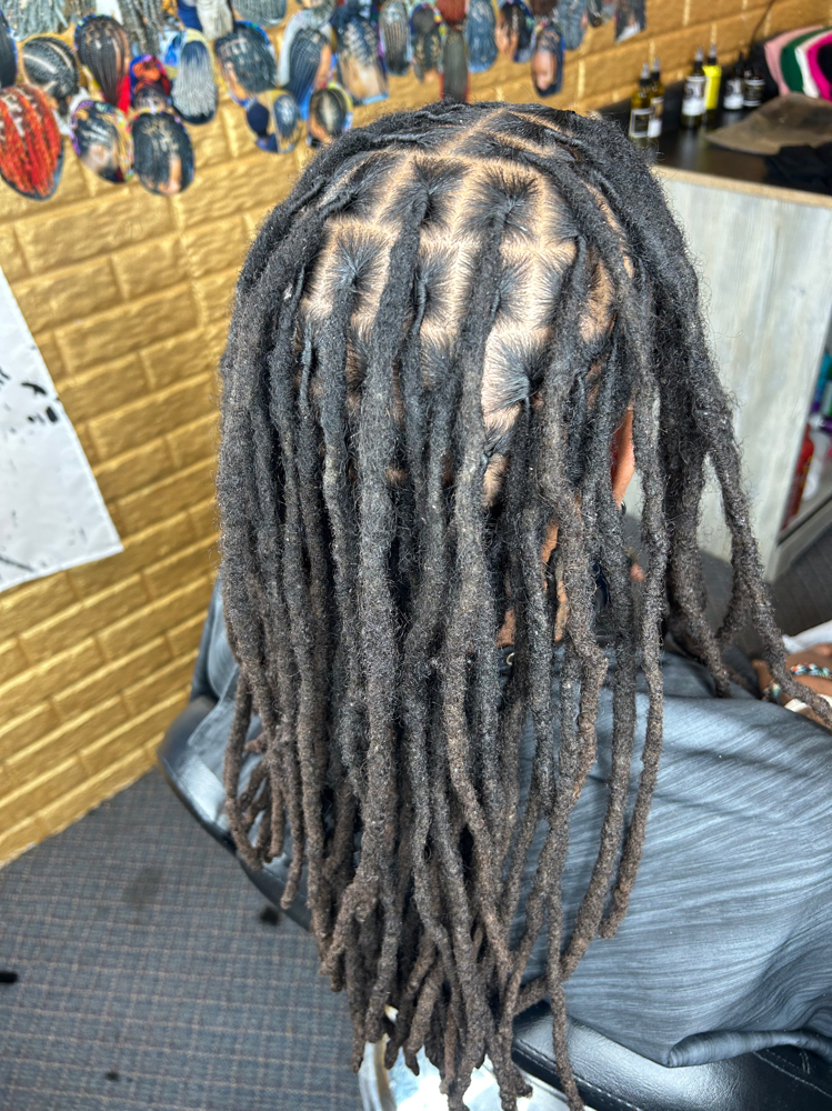 Step:1 Retwist Full Head Of Locs