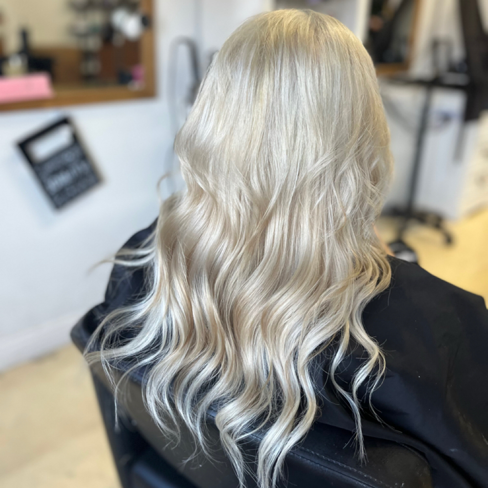 Full Head Platinum Card at curlupndye in Palisade, CO