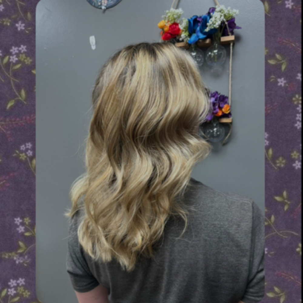 Full Highlights at Looks By Lori in Lawrenceburg, IN