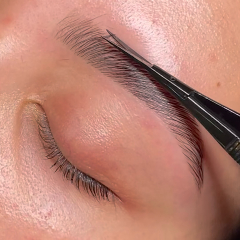 Precision Brow Wax + Shape