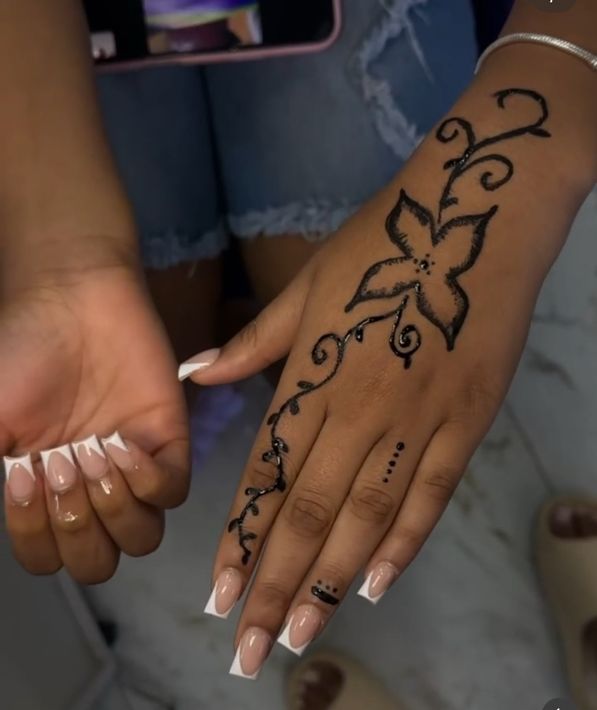 Henna Hand Art