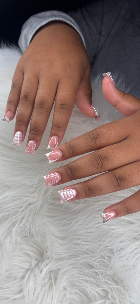 Short Full Set at Moní Nails & Beauty LLC in Dallas, TX