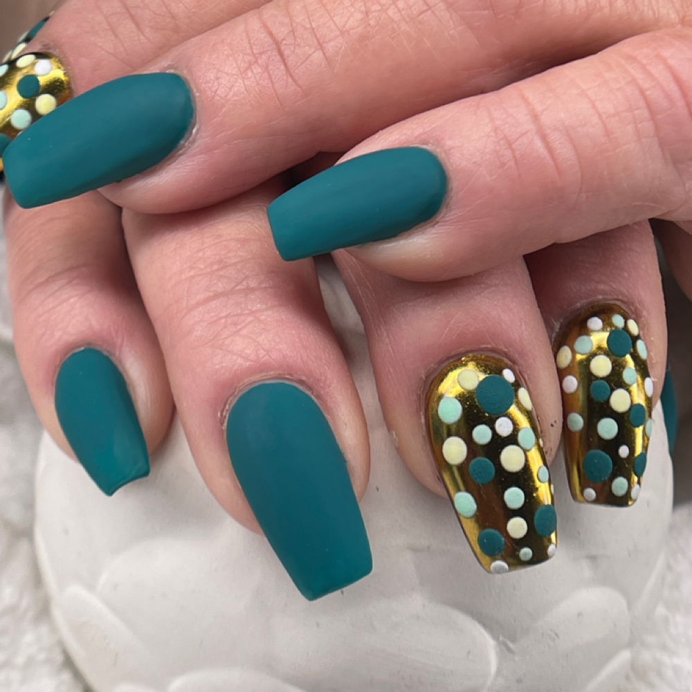 Matte Top Coat at Viziatta Nails in Philadelphia, PA