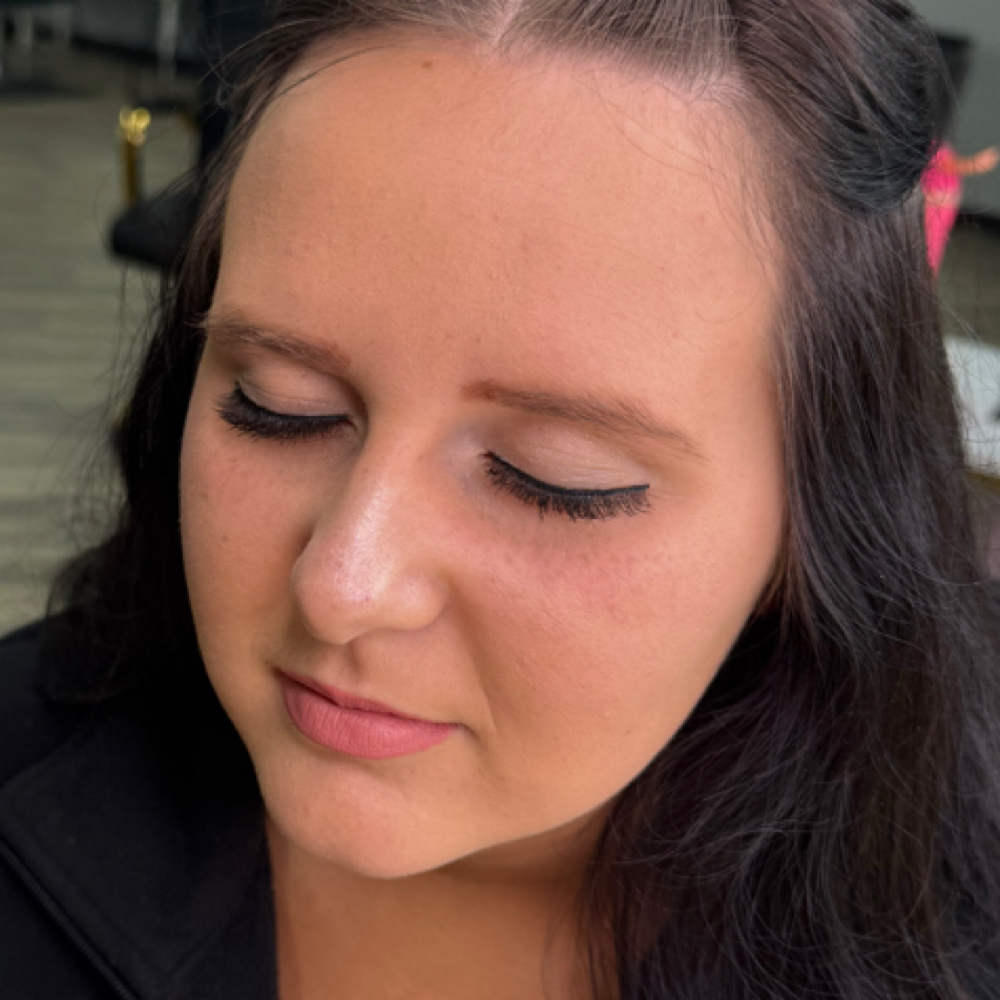 Makeup NO AIRBRUSH at 932 Beauty Bar in Albia, IA